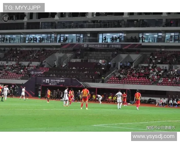 国安主场迎战恒大争夺榜首之战精彩对决引发球迷热议