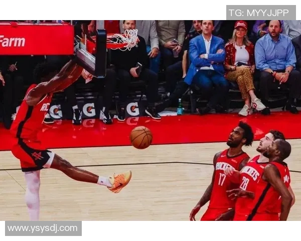 火箭队在激战中以132比127险胜勇士队展现强大团队合作与进攻火力